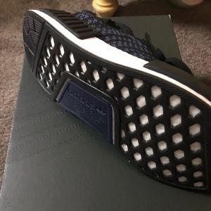Adidas NMD R1 Primeknit "Black" 7.5 worn once
